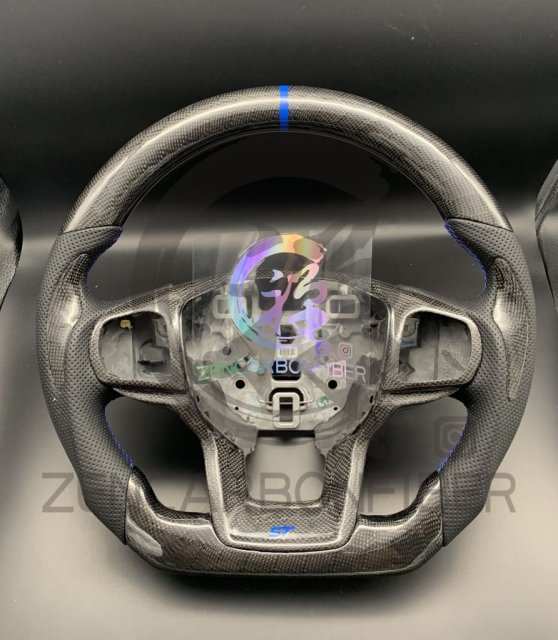 2020-ford-explorer-carbon-fiber-steering-wheel-657_900x.jpg