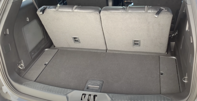 Uncover Your Rear Cargo Space, 2023 Ford Explorer Videos