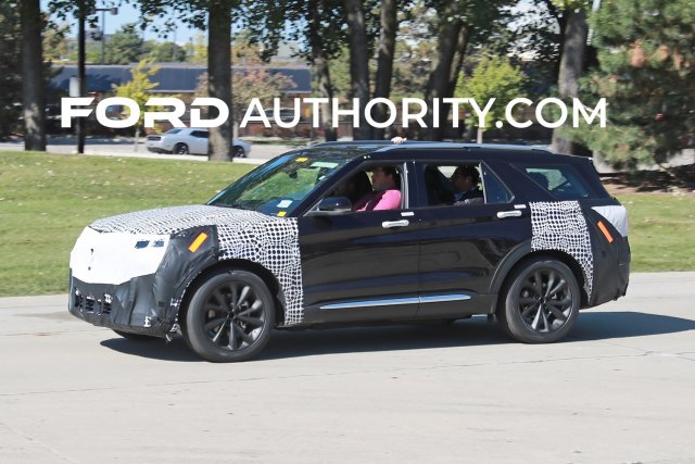 2024-ford-explorer-st-refresh-prototype-spy-shots-october-2022-exterior-005.jpg