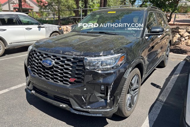 2024-Ford-Explorer-ST-No-Camouflage-June-2023-Black-Exterior-002.jpg