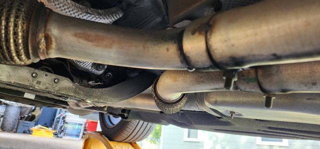 exhaust leaks c.jpg