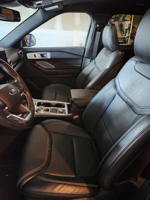 Interior Driver Seating.jpg