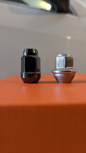 Comparison McGard and Stock.jpg