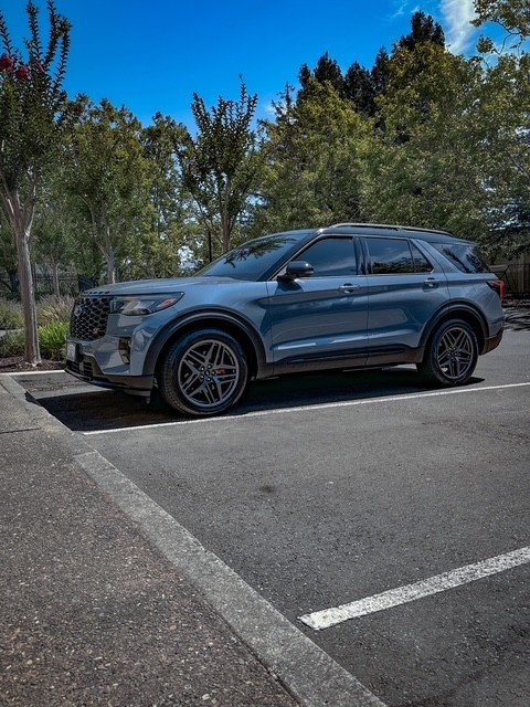 explorer st.jpg