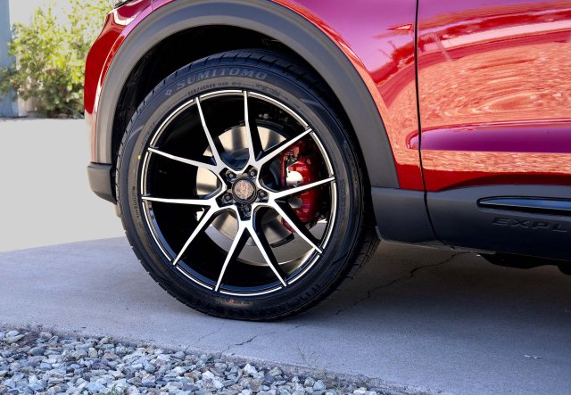 2025Nov08_DSC2230_LF wheel, close_2000w.jpg